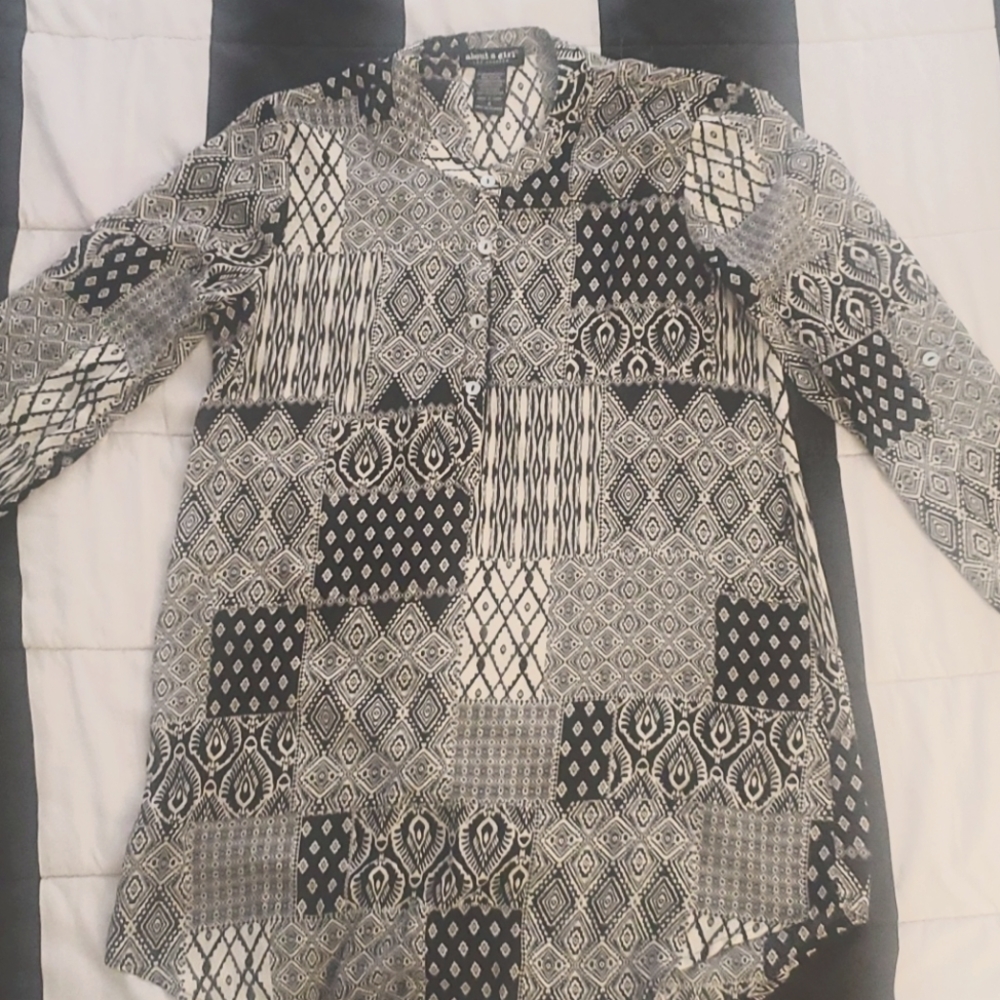 Black and White Pattern Blouse